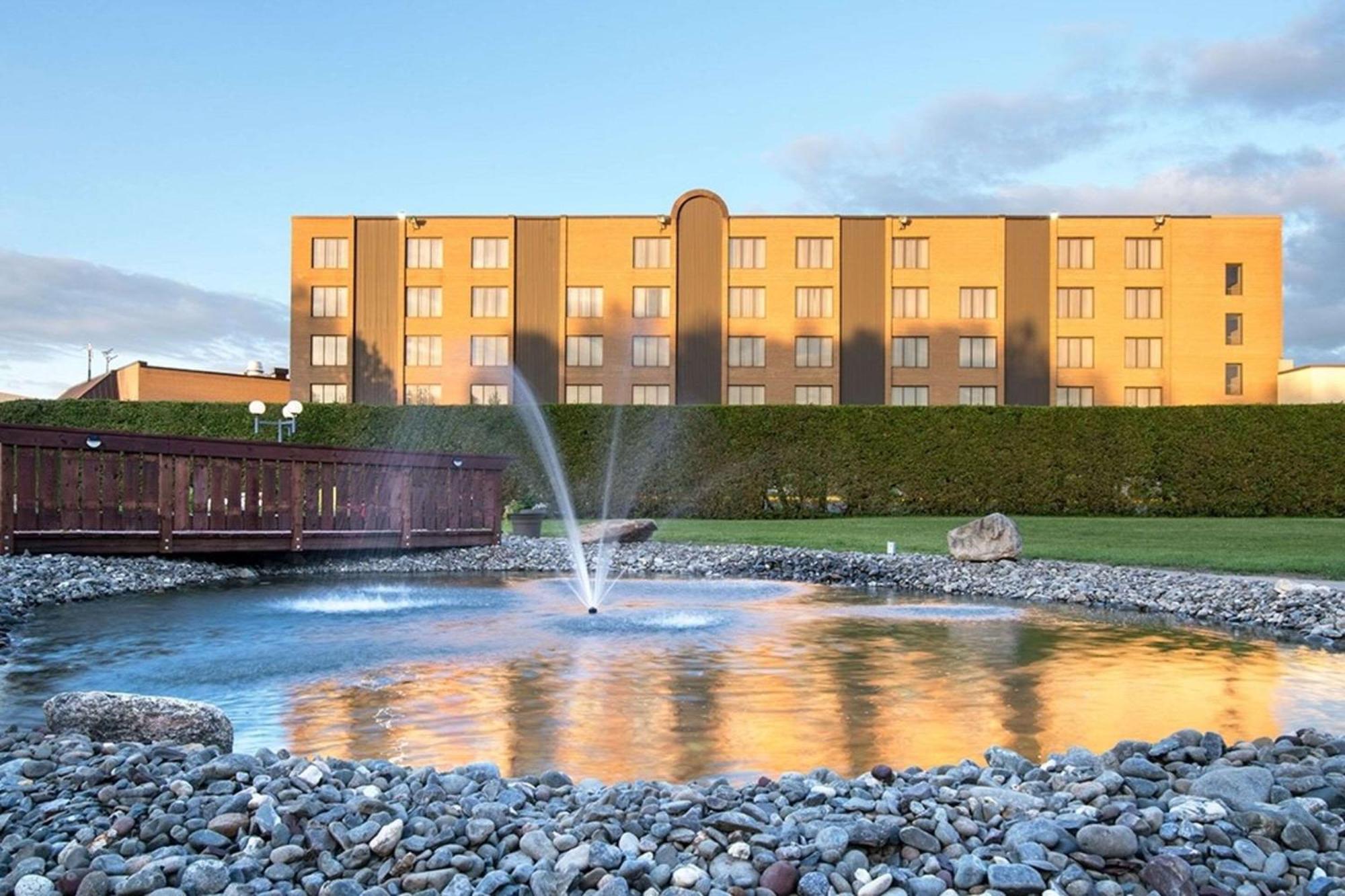 Hotel Le Victorin, An Ascend Hotel Collection Member Victoriaville Exteriör bild